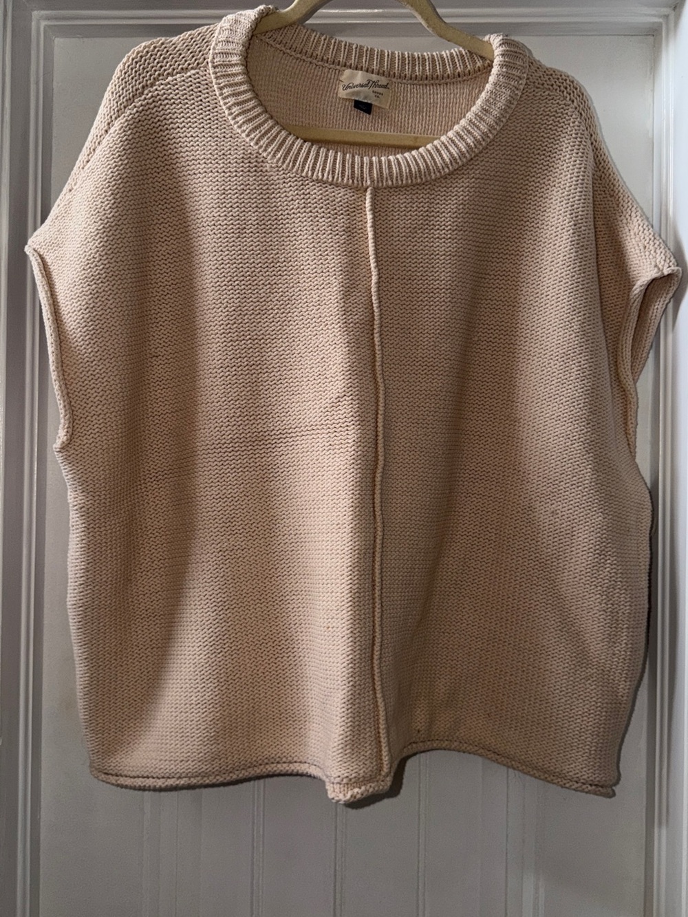 Universal Thread Cream Scoop Neck Sleveless Sweater